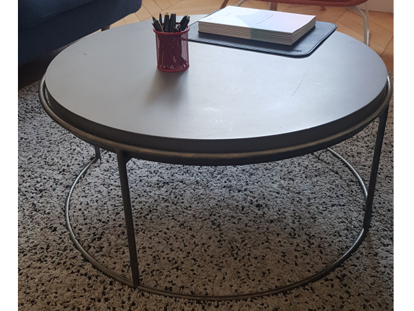 Table basse grise ronde